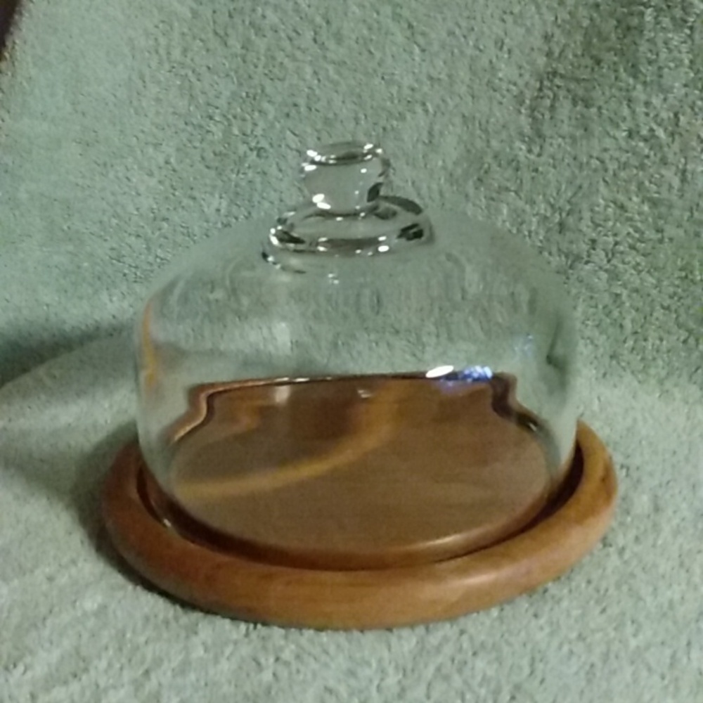 Wooden Cheese Board with Glass Dome Cloche'